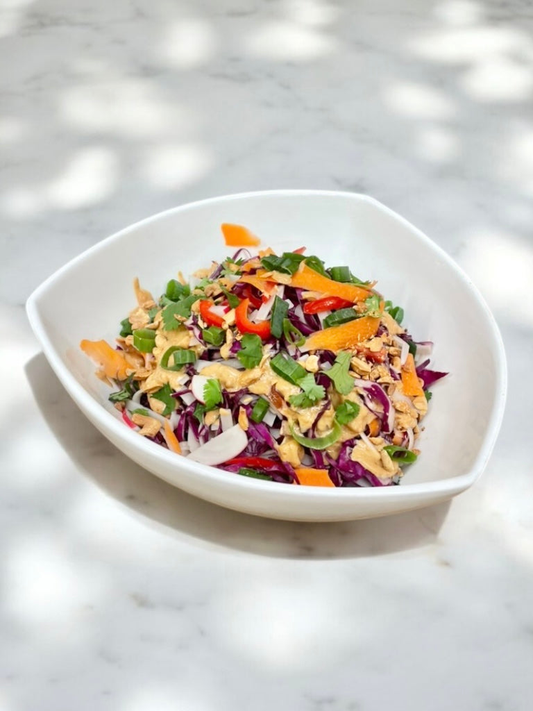 Thai noodle salad with peanut sauce (vegan)