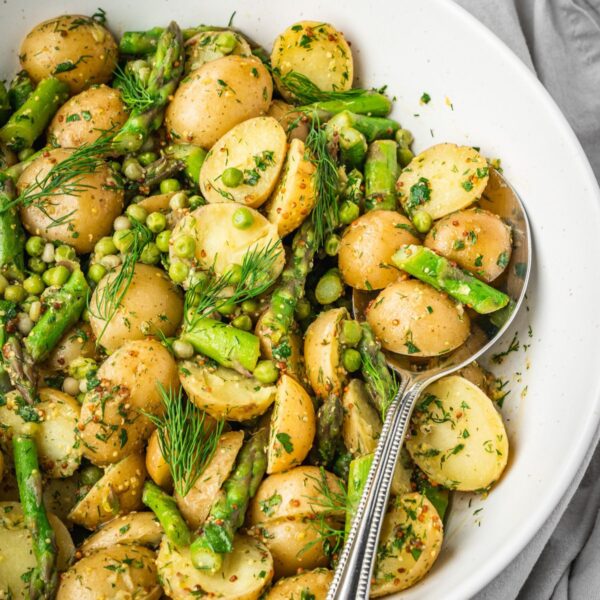 Spring potato salad
with peas, asparagus, hard boiled eggs (optional) and a herby mustard vinaigrette (gf, can be vegan without eggs)