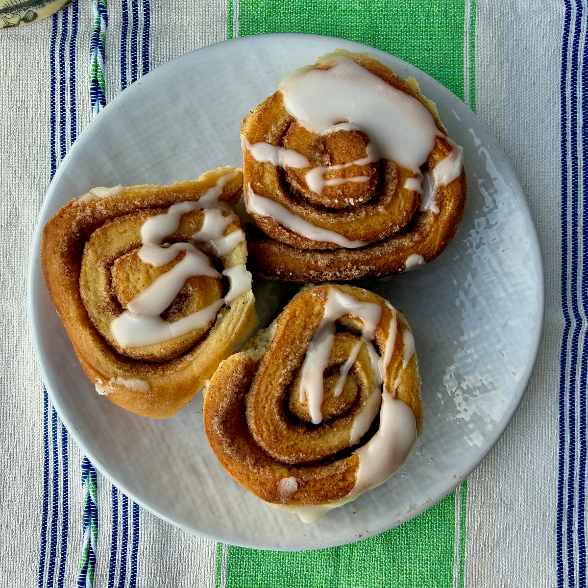 Sticky cinnamon scroll with icing