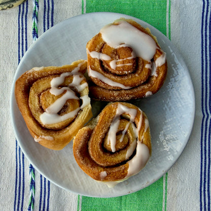 Sticky cinnamon scroll with icing