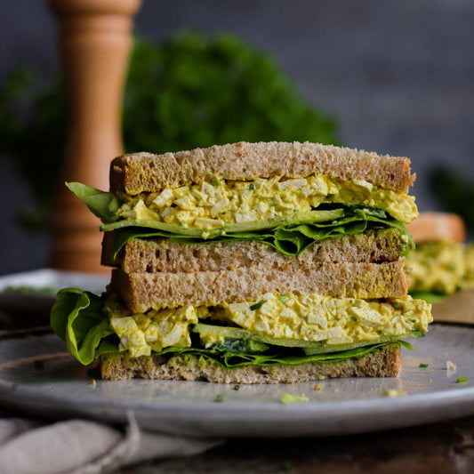 Vegan egg salad sandwich